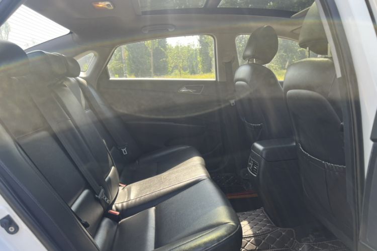 Used Hyundai Mistra 2014 1.8L Automatic Smart GLS Interior 2
