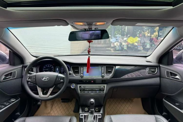 Used Hyundai Mistra 2014 1.8L Automatic Smart GLS Interior 3
