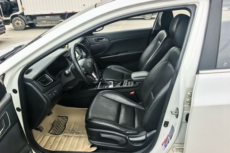 Used Hyundai Mistra 2014 1.8L Automatic Smart GLS Interior 3