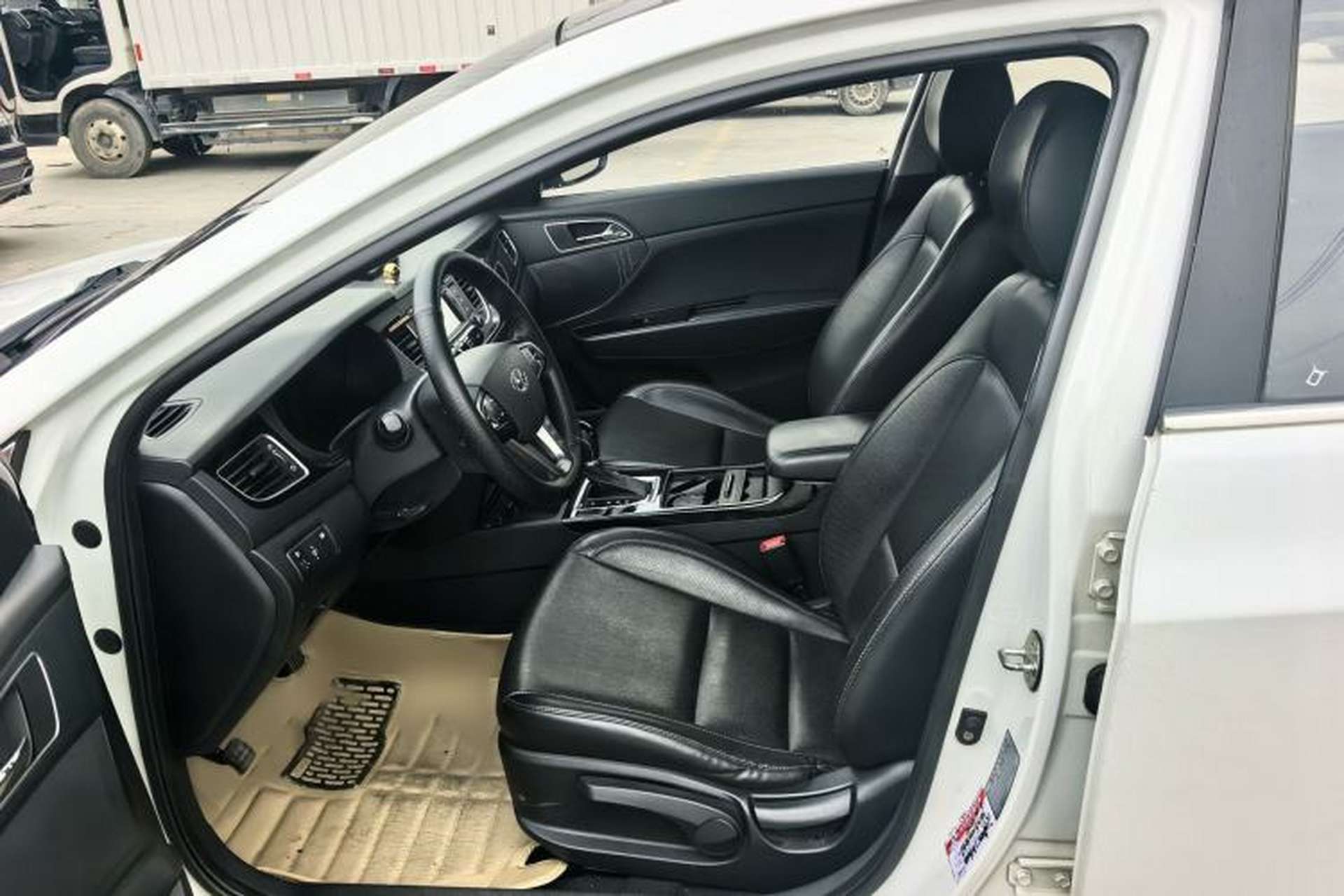 Used Hyundai Mistra 2014 1.8L Automatic Smart GLS Interior 3
