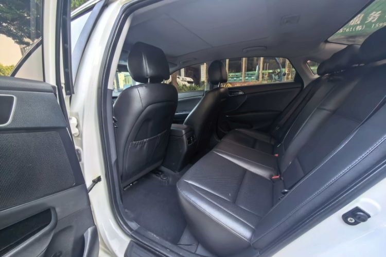 Used Hyundai Mistra 2014 1.8L Automatic Smart GLS Interior 3