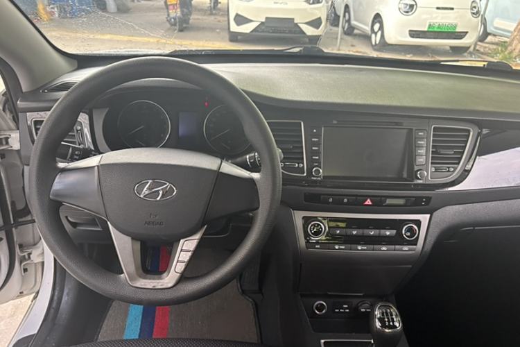 Used Hyundai Mistra 2014 1.8L Manual Comfort GL Model Interior 3