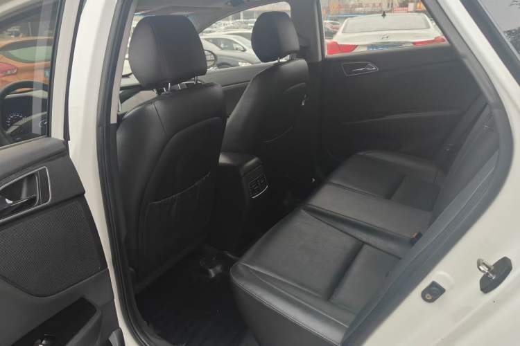 Used Hyundai Mistra 2014 1.8L Automatic Smart GLS Interior 4