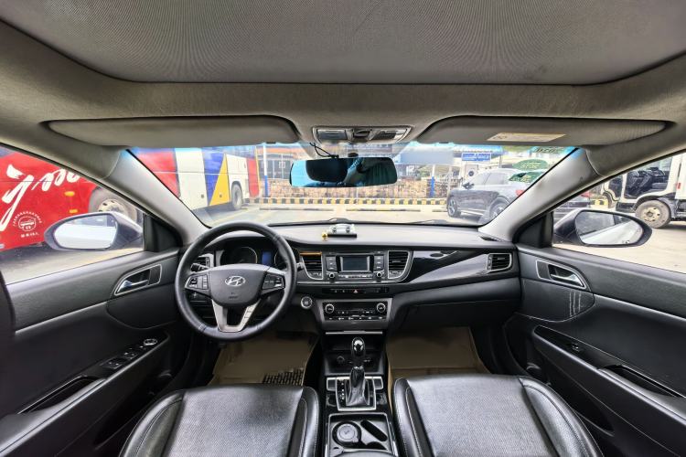 Used Hyundai Mistra 2014 1.8L Automatic Smart GLS Interior 4