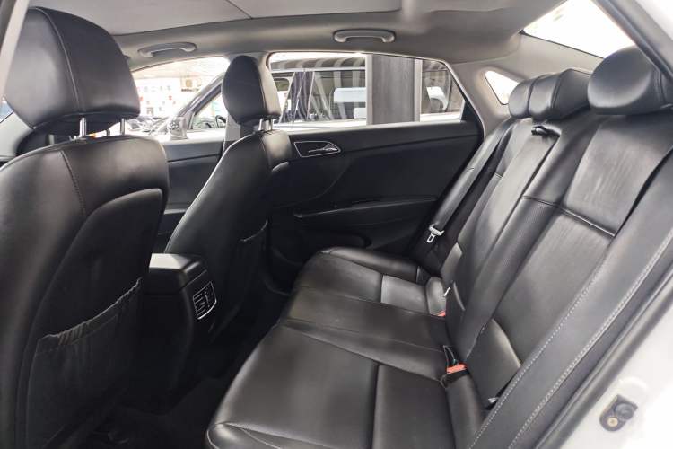 Used Hyundai Mistra 2014 1.8L Automatic Smart GLS Interior 5