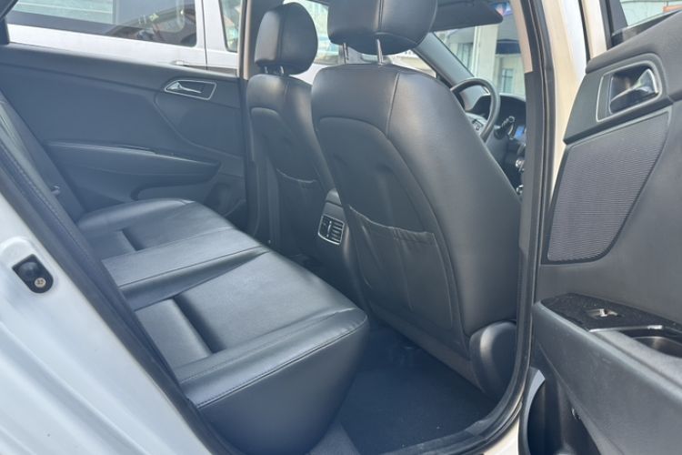 Used Hyundai Mistra 2014 1.8L Automatic Smart GLS Interior 5