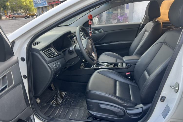 Used Hyundai Mistra 2014 1.8L Automatic Smart GLS Interior 5