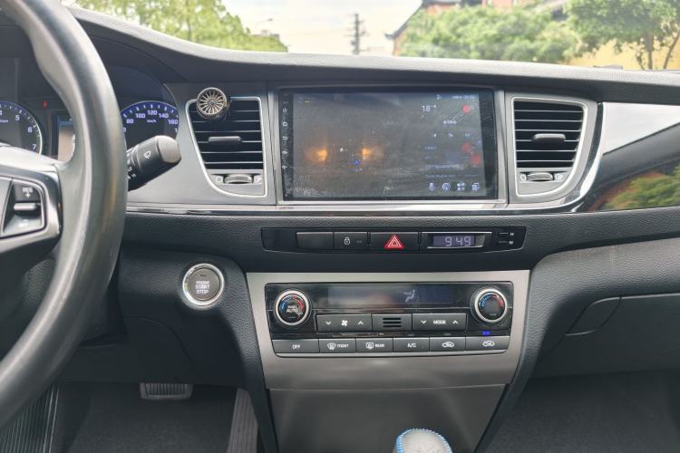 Used Hyundai Mistra 2014 1.8L Automatic Deluxe DLX Model Interior 5