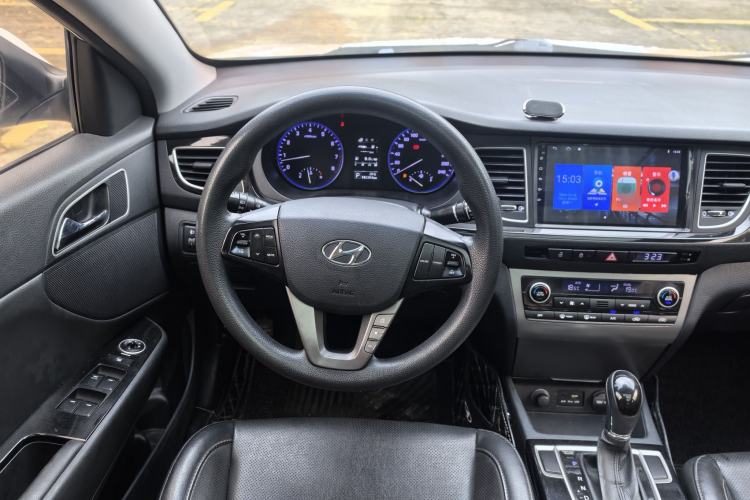Used Hyundai Mistra 2014 1.8L Automatic Smart GLS Interior 5