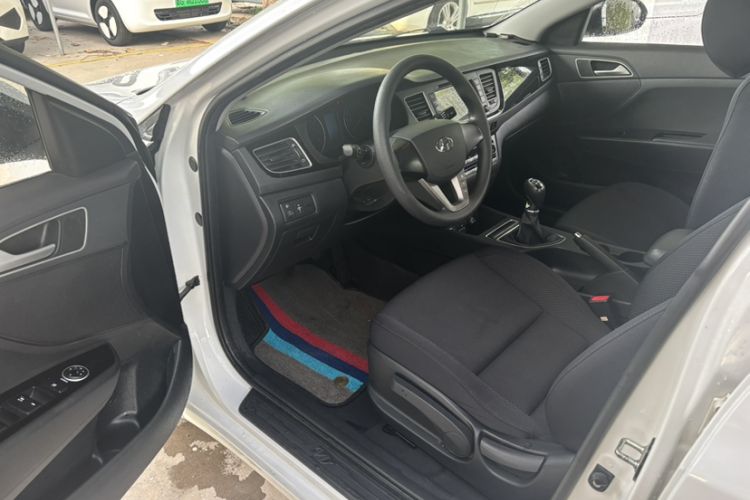 Used Hyundai Mistra 2014 1.8L Manual Comfort GL Model Interior 6