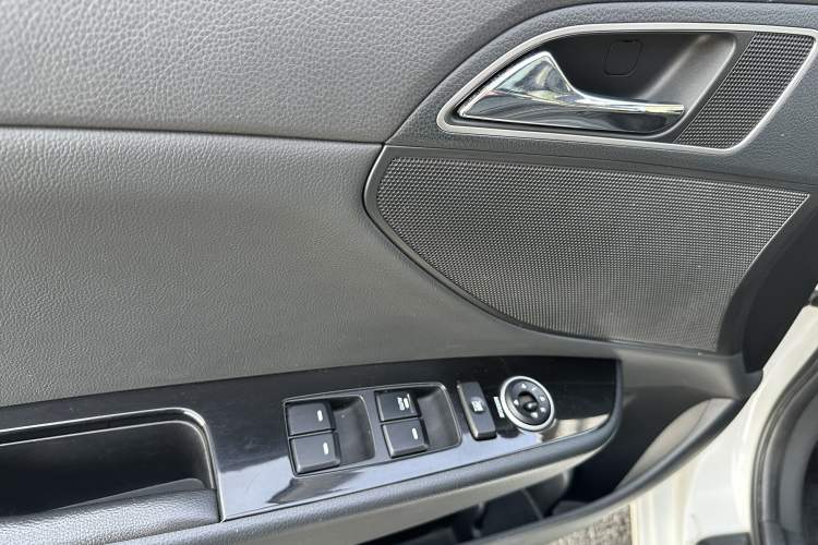 Used Hyundai Mistra 2014 1.8L Automatic Smart GLS Interior 6