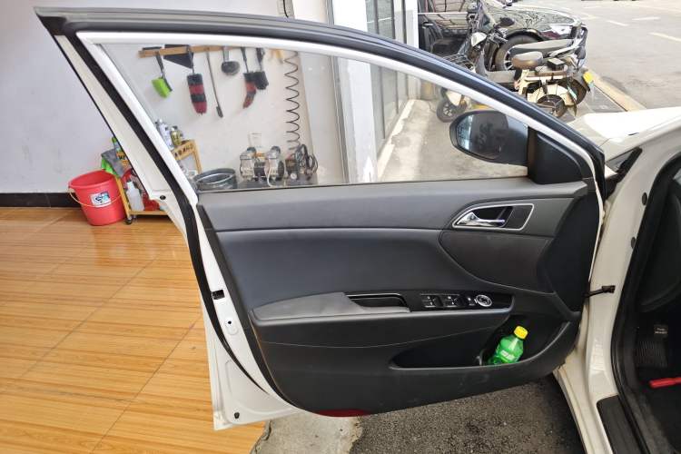 Used Hyundai Mistra 2014 1.8L Automatic Smart GLS Interior 7