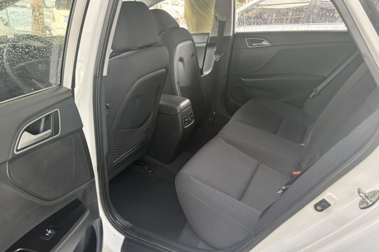 Used Hyundai Mistra 2014 1.8L Manual Comfort GL Model Interior 7