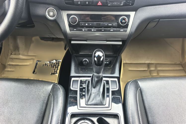 Used Hyundai Mistra 2014 1.8L Automatic Smart GLS Interior 8