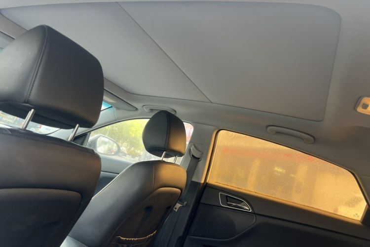 Used Hyundai Mistra 2014 1.8L Automatic Smart GLS Interior 8