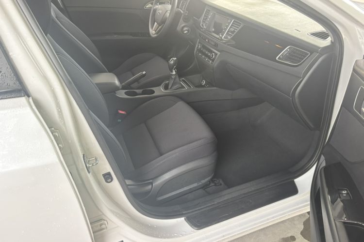 Used Hyundai Mistra 2014 1.8L Manual Comfort GL Model Interior 9