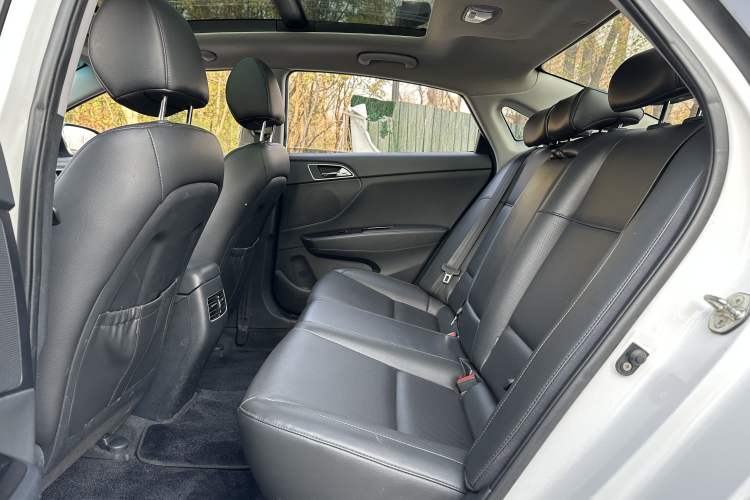 Used Hyundai Mistra 2014 1.8L Automatic Smart GLS Interior 9