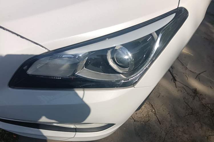 Used Hyundai Mistra 2014 1.8L Automatic Smart GLS Left Front Headlight