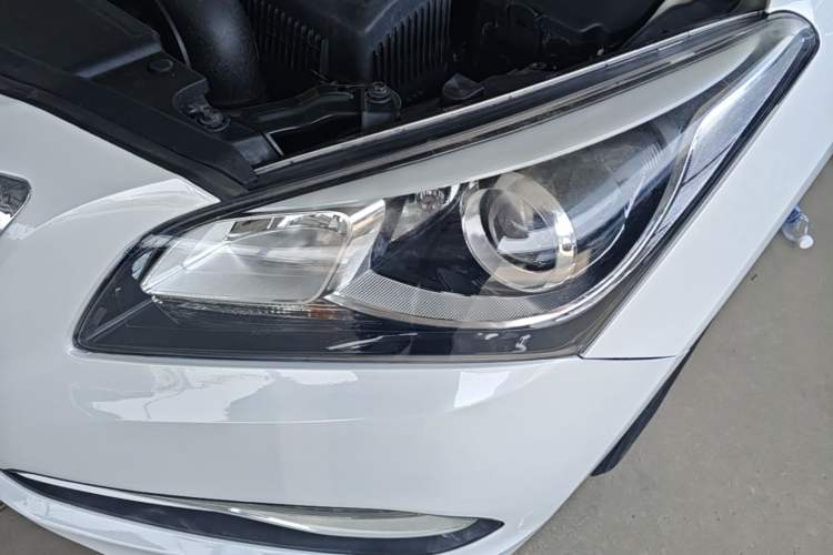 Used Hyundai Mistra 2014 1.8L Automatic Deluxe DLX Model Left Front Headlight