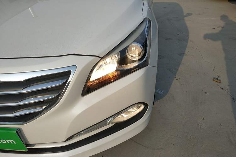 Used Hyundai Mistra 2014 1.8L Manual Comfort GL Model Left Front Headlight