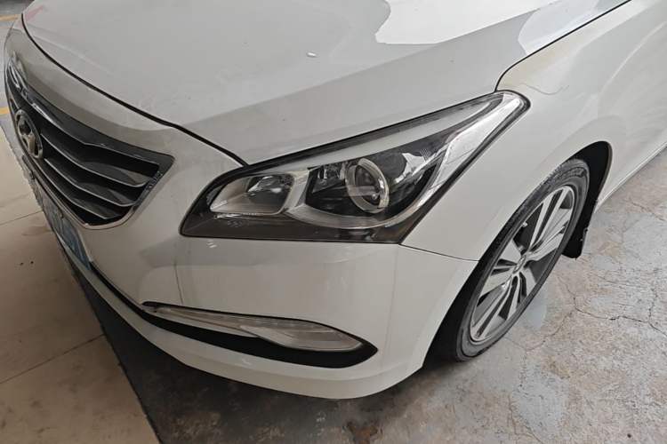 Used Hyundai Mistra 2014 1.8L Automatic Deluxe DLX Model Left Front Headlight