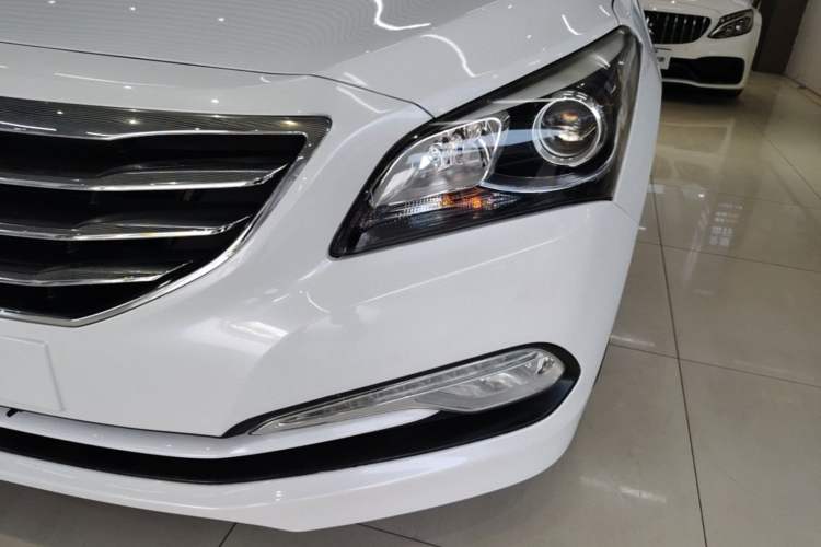 Used Hyundai Mistra 2014 1.8L Automatic Smart GLS Left Front Headlight