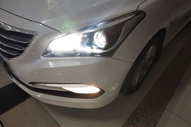 Used Hyundai Mistra 2014 1.8L Automatic Smart GLS Left Front Headlight
