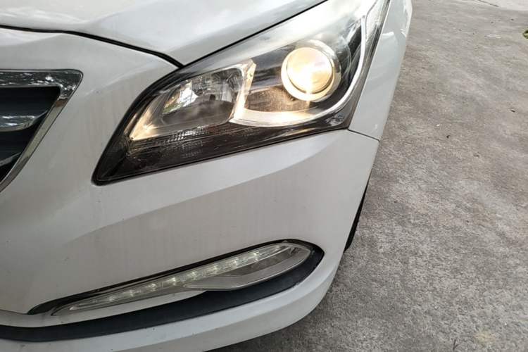 Used Hyundai Mistra 2014 1.8L Automatic Smart GLS Left Front Headlight
