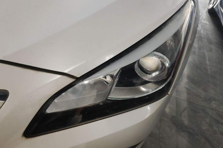 Used Hyundai Mistra 2014 1.8L Automatic Smart GLS Left Front Headlight