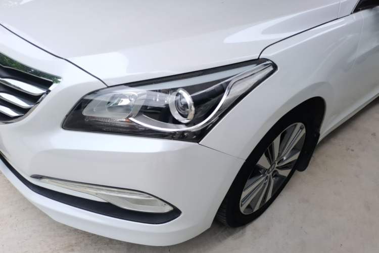 Used Hyundai Mistra 2014 1.8L Automatic Deluxe DLX Model Left Front Headlight