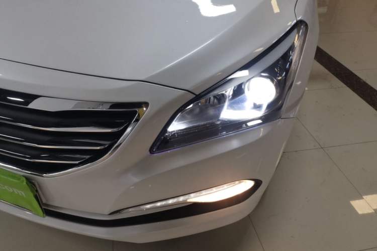 Used Hyundai Mistra 2014 1.8L Automatic Deluxe DLX Model Left Front Headlight