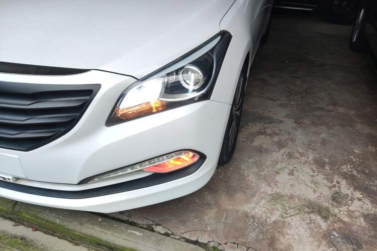 Used Hyundai Mistra 2014 1.8L Automatic Deluxe DLX Model Left Front Headlight