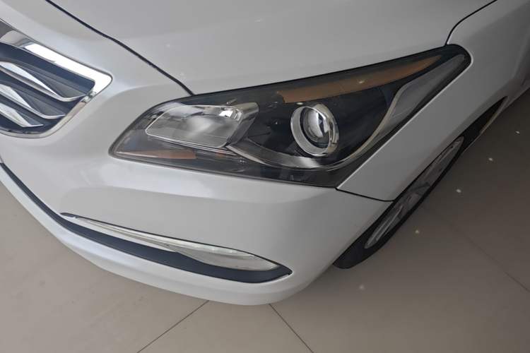 Used Hyundai Mistra 2014 1.8L Automatic Smart GLS Left Front Headlight