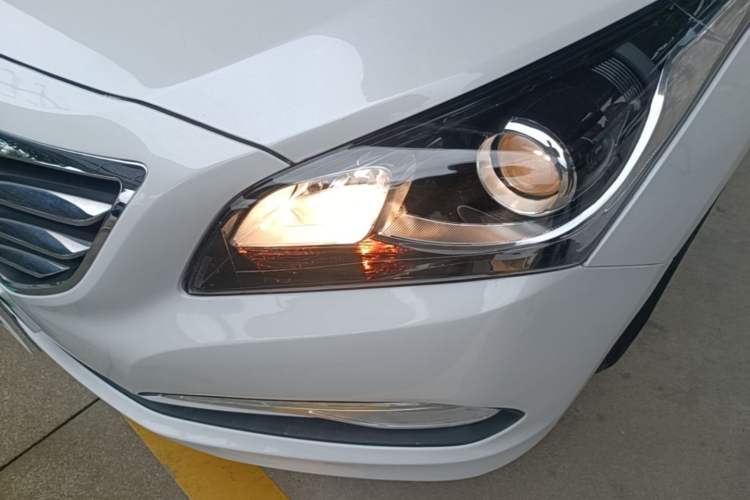 Used Hyundai Mistra 2014 1.8L Automatic Smart GLS Left Front Headlight