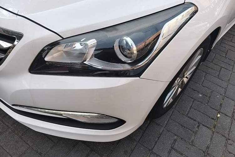 Used Hyundai Mistra 2014 1.8L Automatic Smart GLS Left Front Headlight
