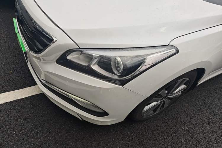 Used Hyundai Mistra 2014 1.8L Automatic Deluxe DLX Model Left Front Headlight