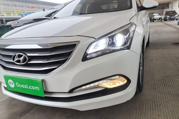 Used Hyundai Mistra 2014 1.8L Automatic Deluxe DLX Model Left Front Headlight