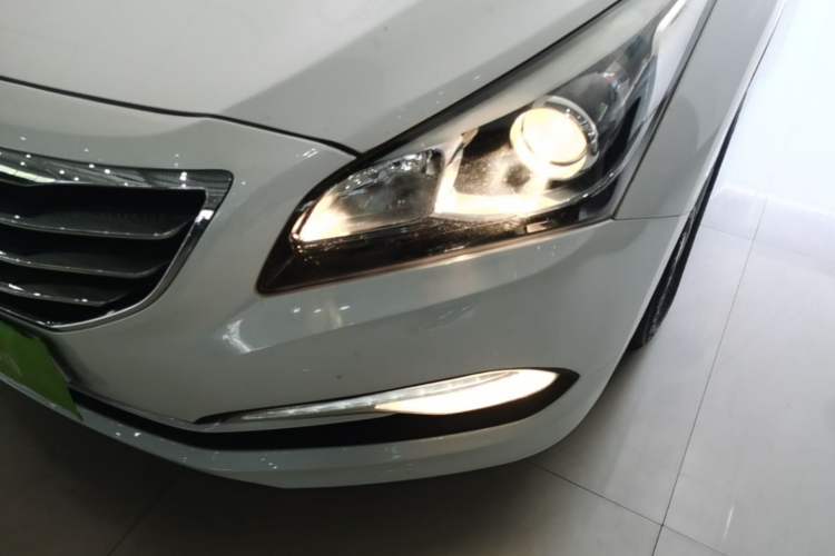 Used Hyundai Mistra 2014 1.8L Automatic Smart GLS Left Front Headlight