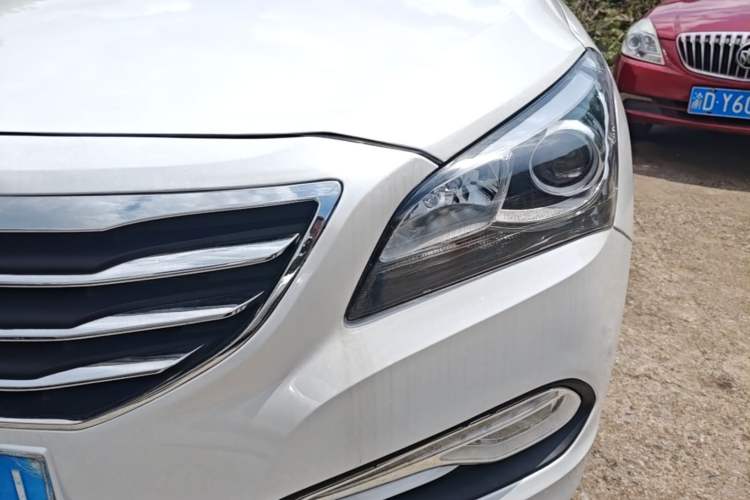 Used Hyundai Mistra 2014 1.8L Automatic Smart GLS Left Front Headlight