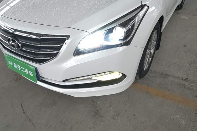 Used Hyundai Mistra 2014 1.8L Automatic Smart GLS Left Front Headlight