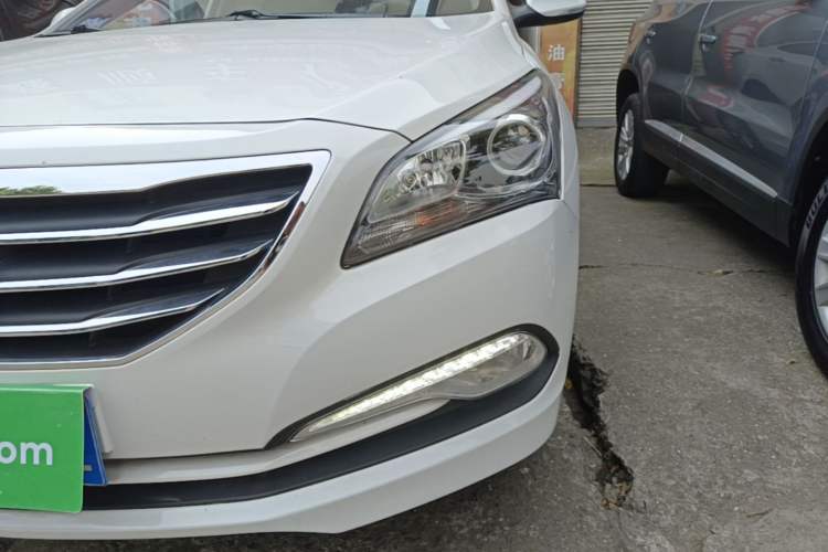 Used Hyundai Mistra 2014 1.8L Automatic Smart GLS Left Front Headlight
