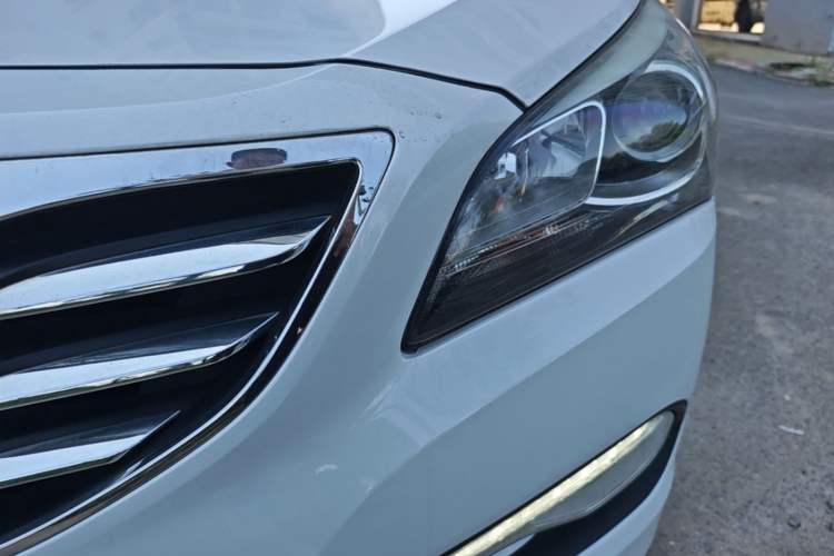 Used Hyundai Mistra 2014 1.8L Automatic Smart GLS Left Front Headlight