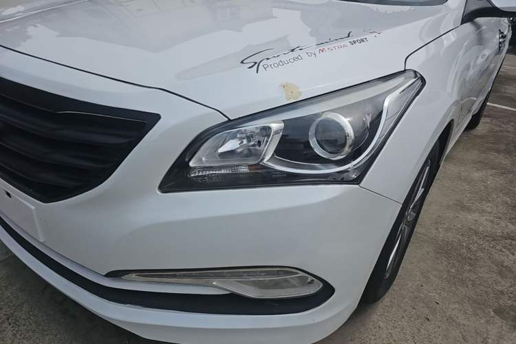 Used Hyundai Mistra 2014 1.8L Automatic Smart GLS Left Front Headlight
