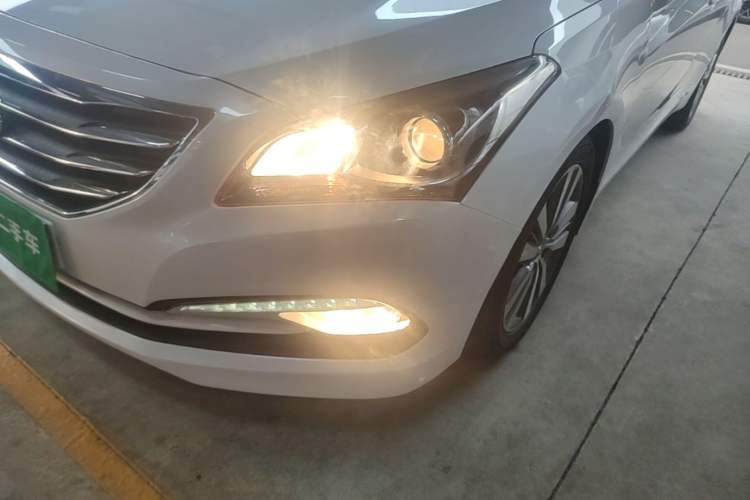 Used Hyundai Mistra 2014 1.8L Automatic Deluxe DLX Model Left Front Headlight