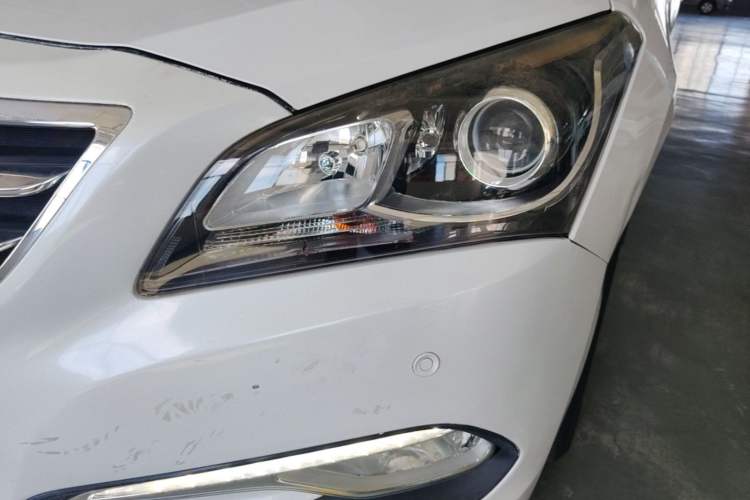Used Hyundai Mistra 2014 1.8L Automatic Deluxe DLX Model Left Front Headlight