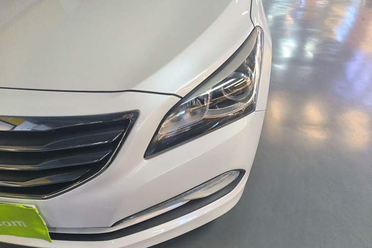 Used Hyundai Mistra 2014 1.8L Automatic Smart GLS Left Front Headlight