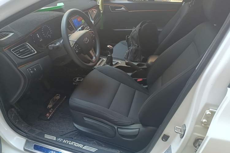 Used Hyundai Mistra 2014 1.8L Manual Comfort GL Model Left Front Seat
