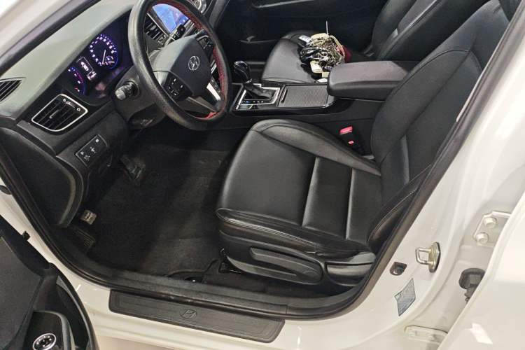 Used Hyundai Mistra 2014 1.8L Automatic Smart GLS Left Front Seat