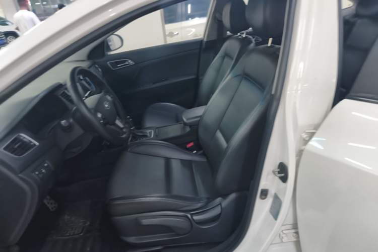 Used Hyundai Mistra 2014 1.8L Automatic Smart GLS Left Front Seat