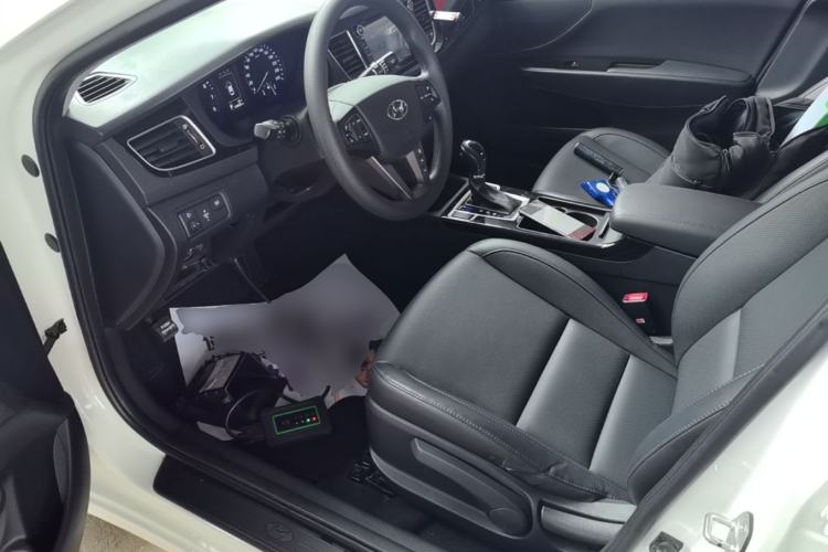 Used Hyundai Mistra 2014 1.8L Automatic Smart GLS Left Front Seat